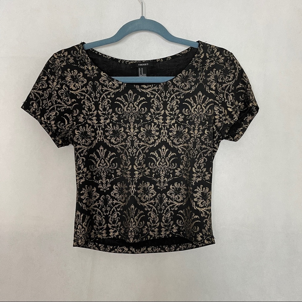 Forever 21 Size M Crop Top with Gold